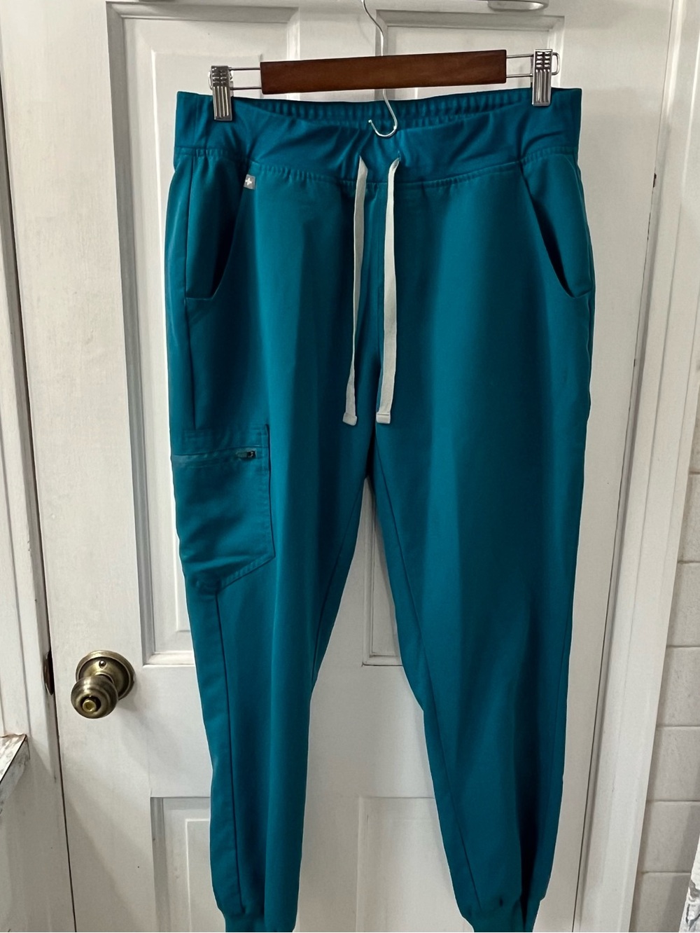 FIGS Women's Zamora Jogger Scrub Pants Pacific Blue Medium Regular. Limited Edit